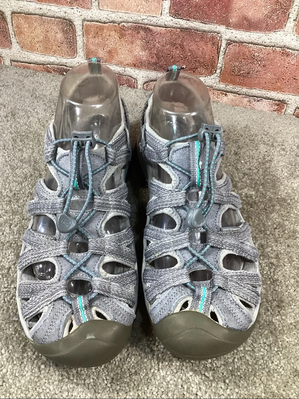 Keen Whisper womens Outdoor sport sandals size 8.5